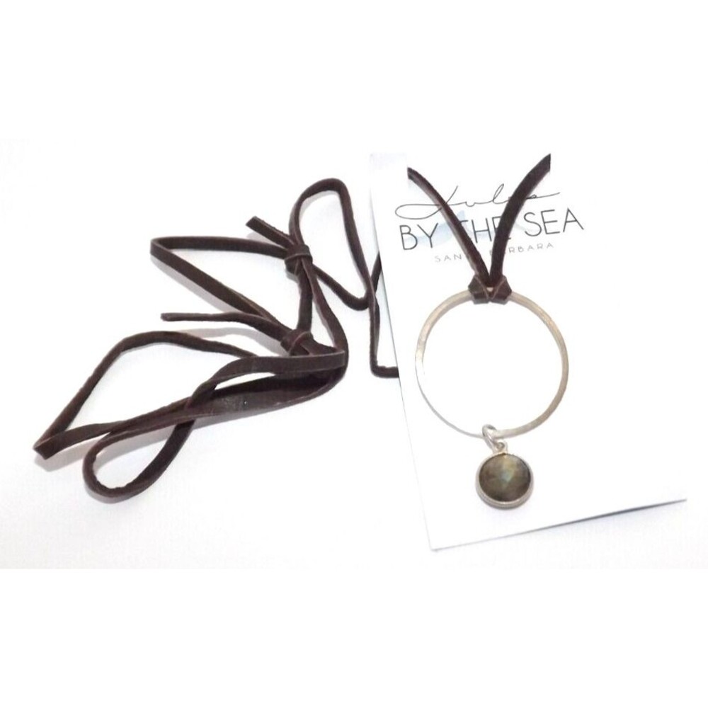 Lulus By The Sea 925 Sterling Silver Labradorite Quartz Leather Pendant Necklace